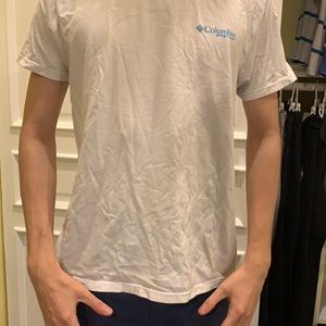 Columbia t shirt